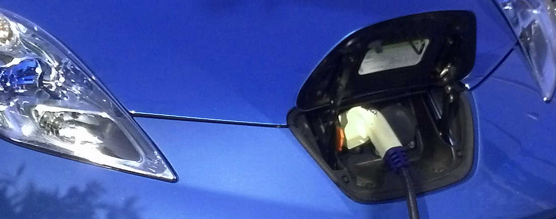 Electric vehicle charging port